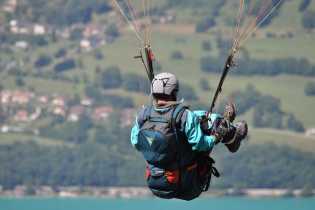 Planer au-dessus de l'eau